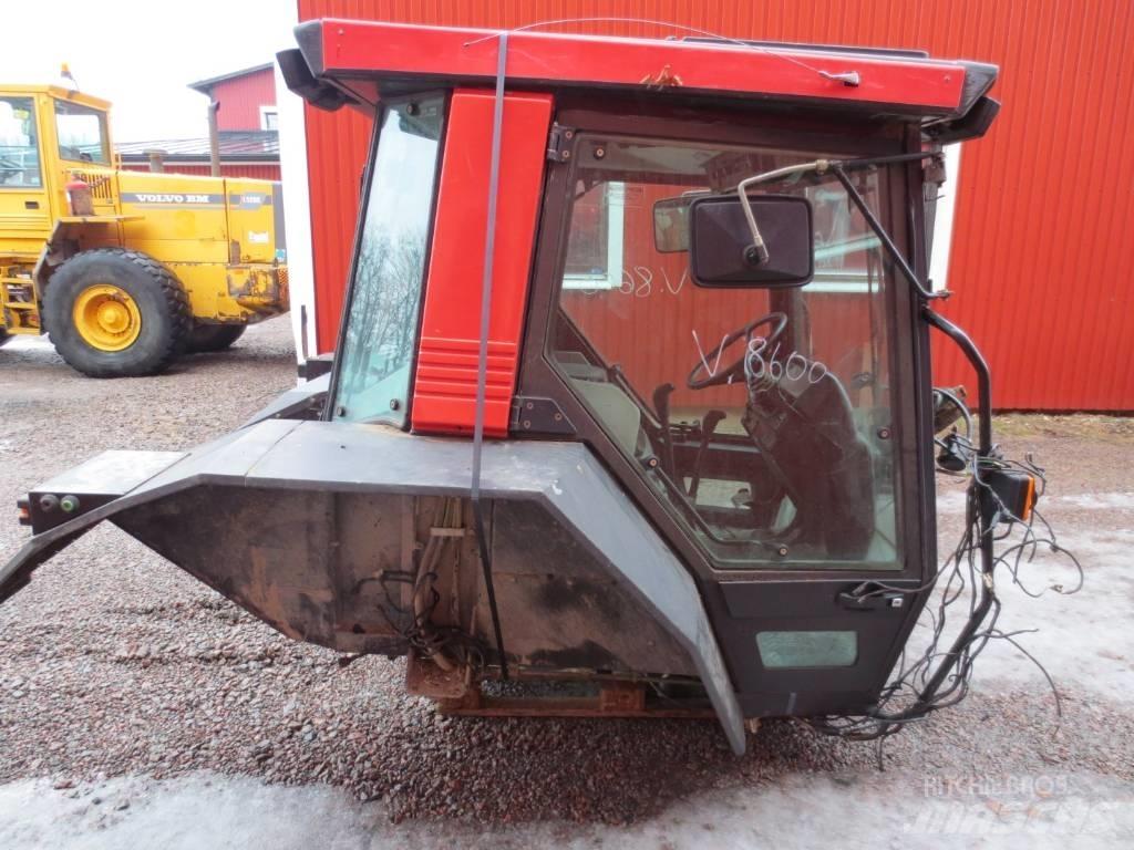 Valmet 8600 Kabine i unutrašnjost