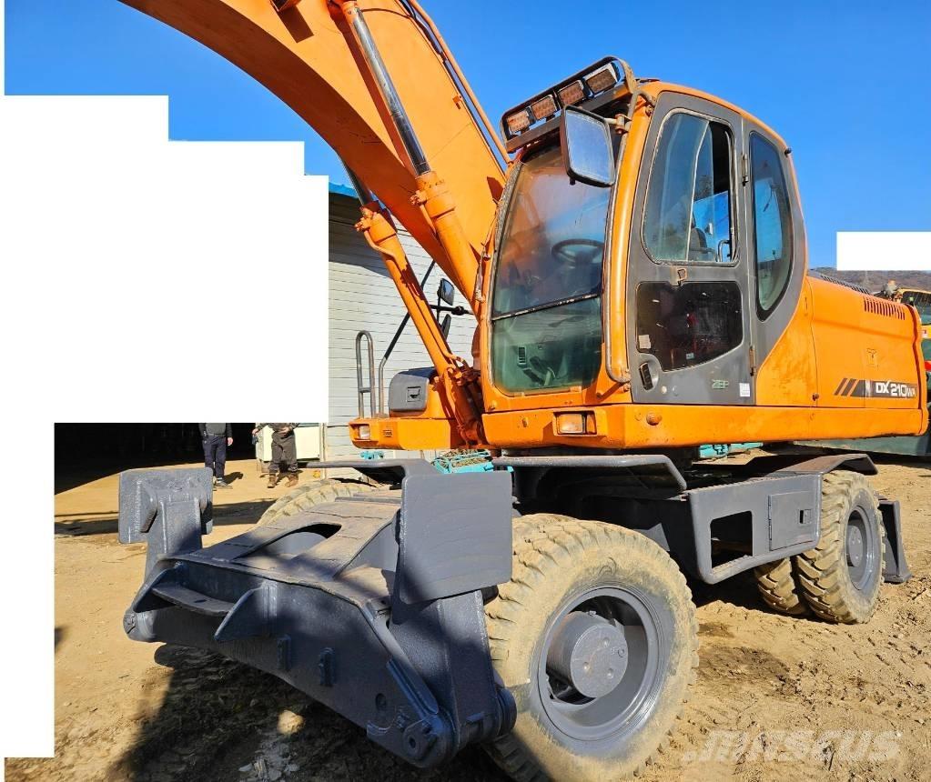 Doosan DX 210 W Bageri točkaši