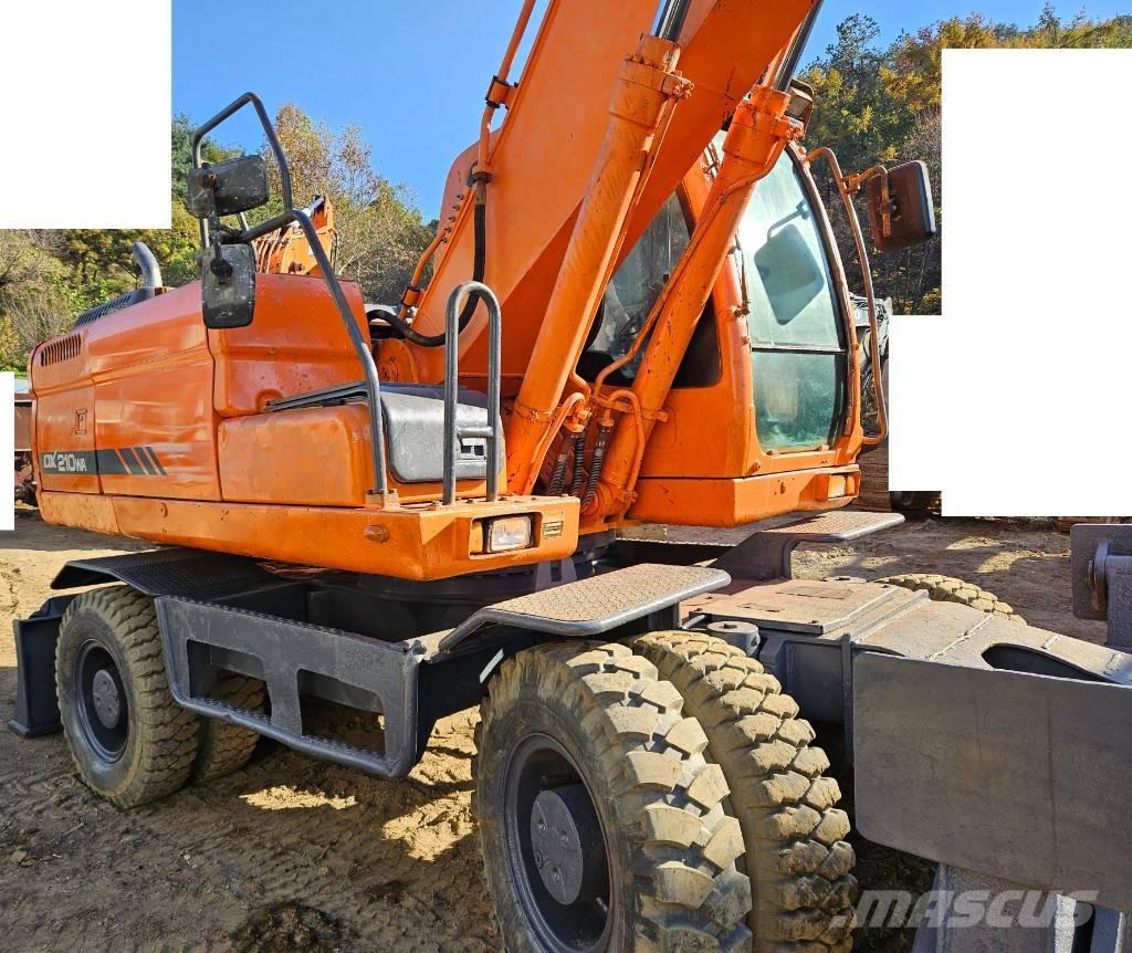 Doosan DX 210 W Bageri točkaši