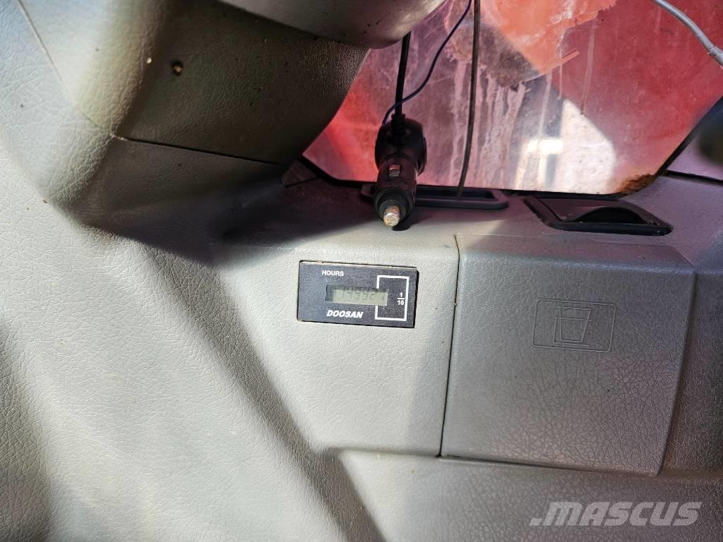 Doosan DX 210 W Bageri točkaši