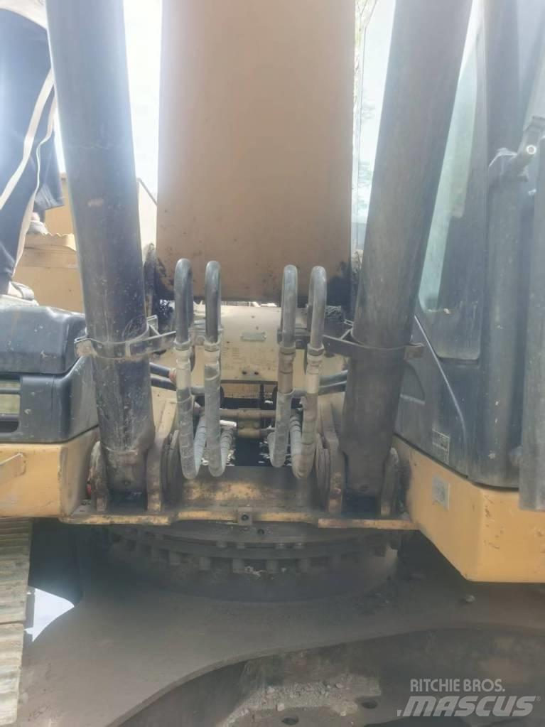 CAT 320 D Bageri guseničari