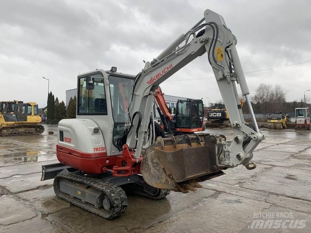 Takeuchi TB230 V3 Mini bageri < 7t