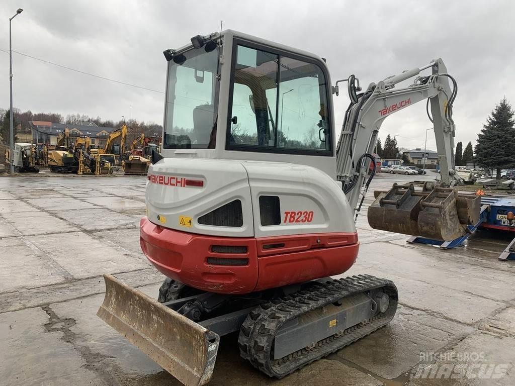 Takeuchi TB230 V3 Mini bageri < 7t