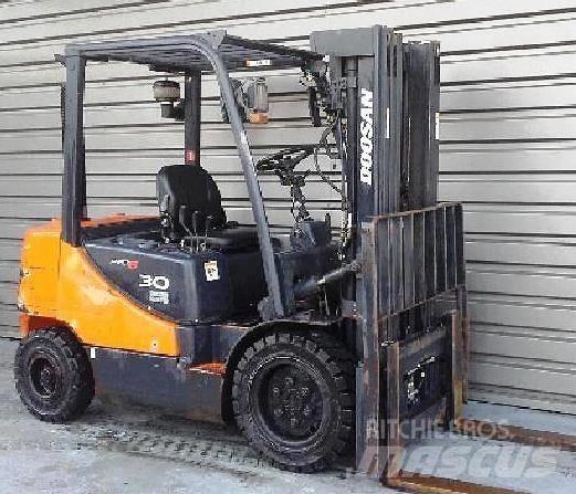 Doosan D30 S-5 Dizelski viljuškari