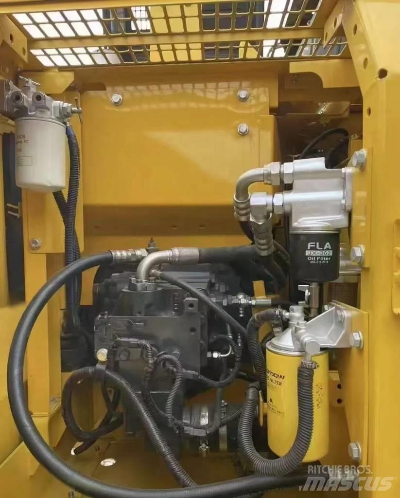 Komatsu PC 130 Bageri guseničari