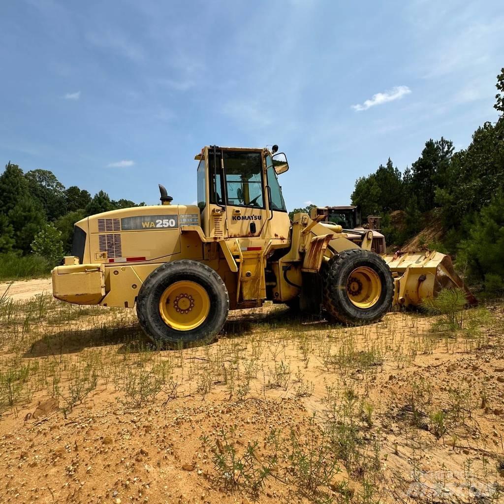 Komatsu WA 250 L-5 Utovarivači na točkove