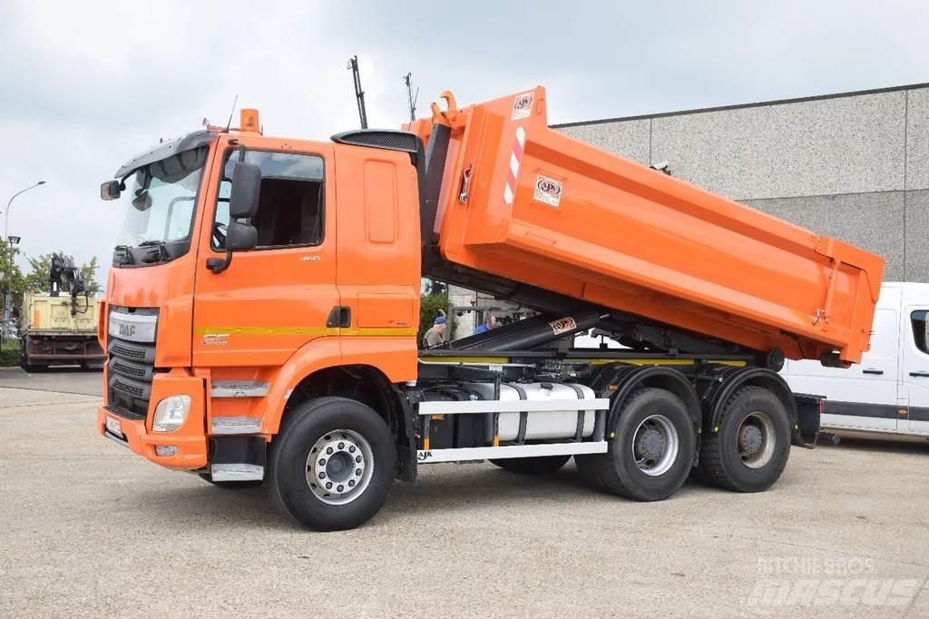 DAF CF 460 Rol kiper kamioni sa kukom za podizanje tereta
