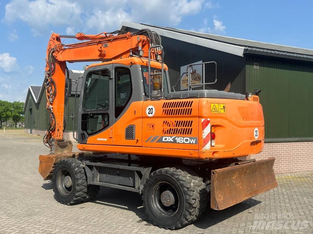 Doosan DX 160 W-3 Bageri točkaši