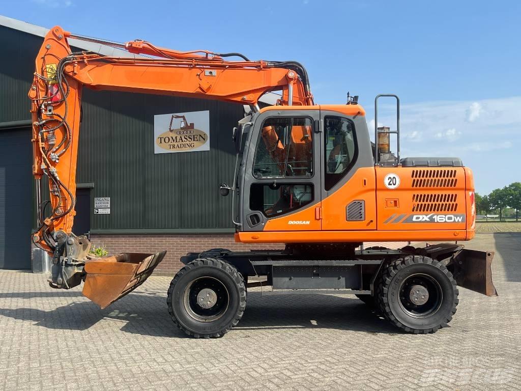 Doosan DX 160 W-3 Bageri točkaši