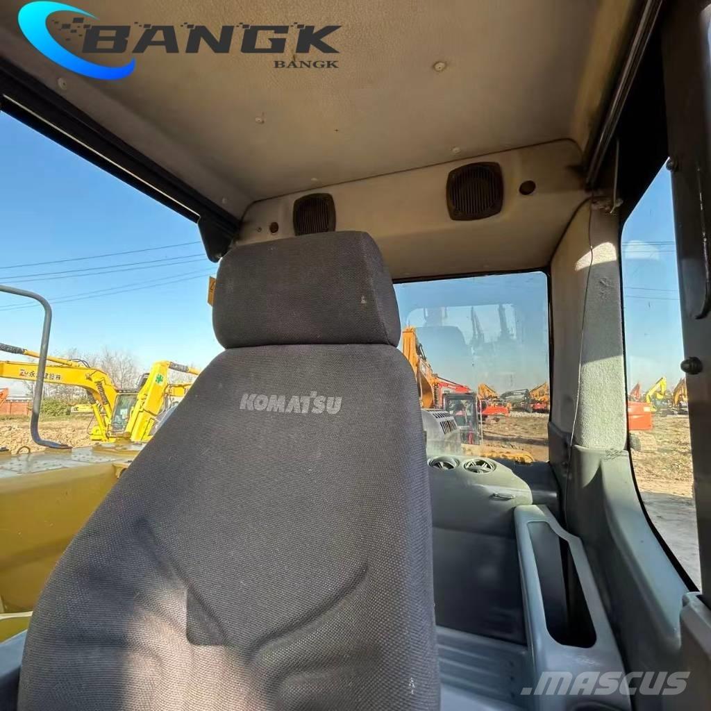 Komatsu pc220 Bageri guseničari