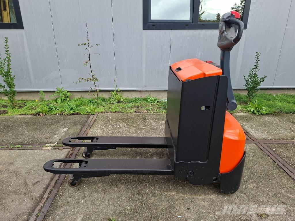 BT LWE 160 Nisko podizni električni viljuškar