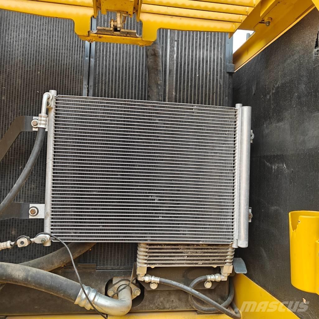 Komatsu 220-8 Bageri guseničari