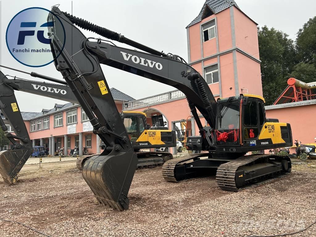 Volvo EC 240 Bageri guseničari