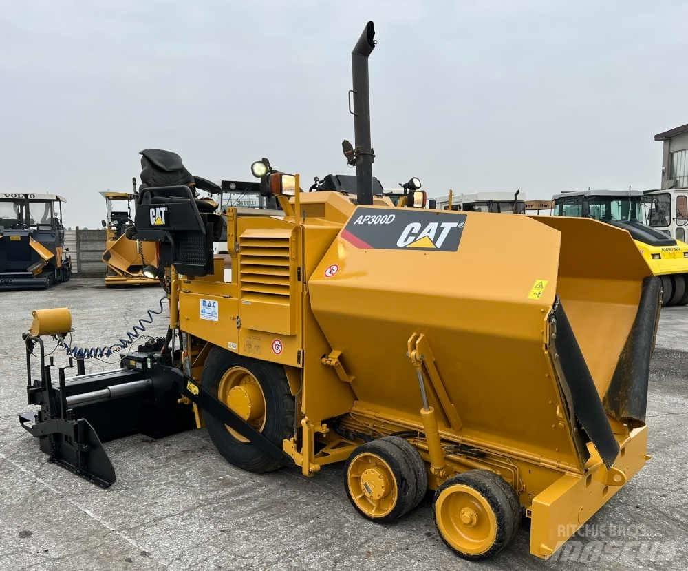 CAT AP 300D Asfaltni finišeri