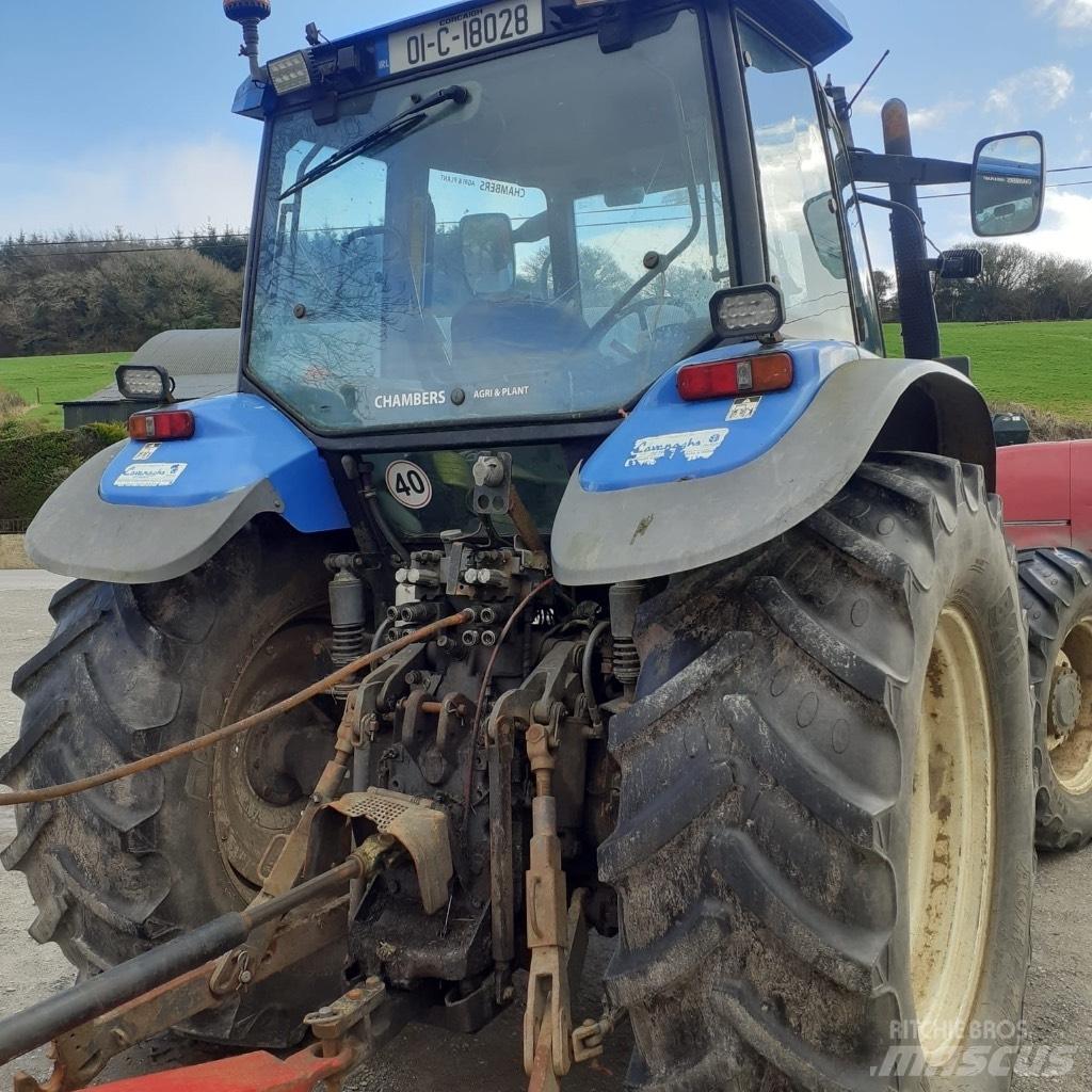 New Holland TM 135 Traktori