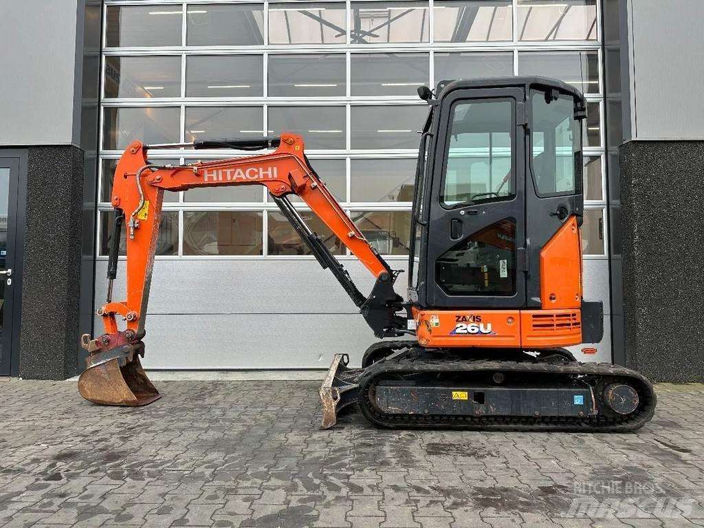 Hitachi ZX26U-6 CR Mini bageri < 7t