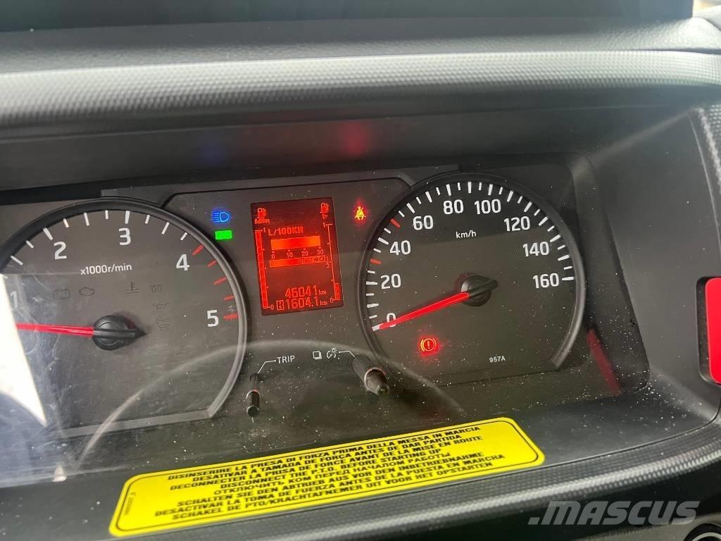 Nissan Socage 320 Auto korpe