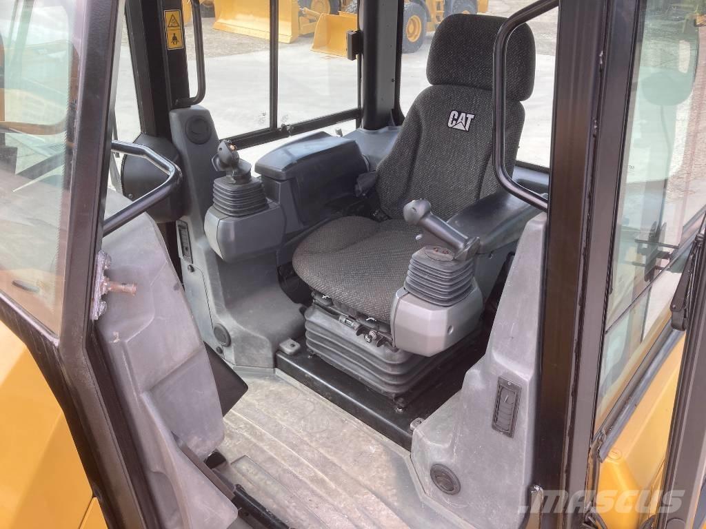 CAT D 6 K 2 LGP Buldožeri guseničari