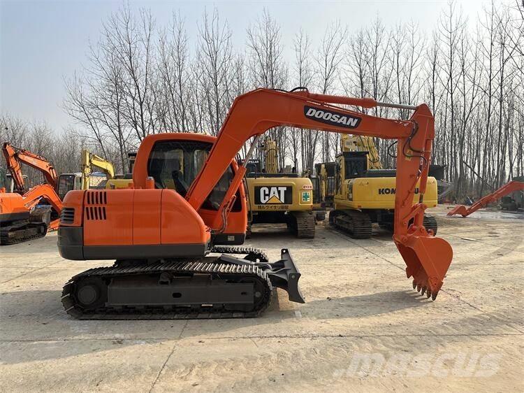 Doosan DX75 Bageri guseničari