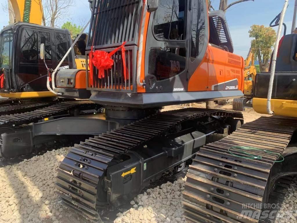 Doosan DX 225 LC Bageri guseničari