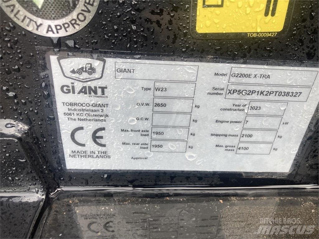 GiANT G2200E Višenamenski utovarivači