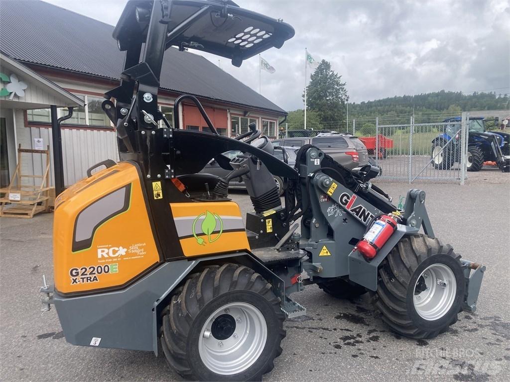GiANT G2200E Višenamenski utovarivači