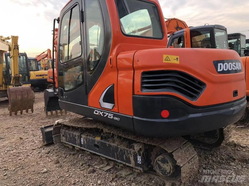 Doosan 75-9c Bageri guseničari