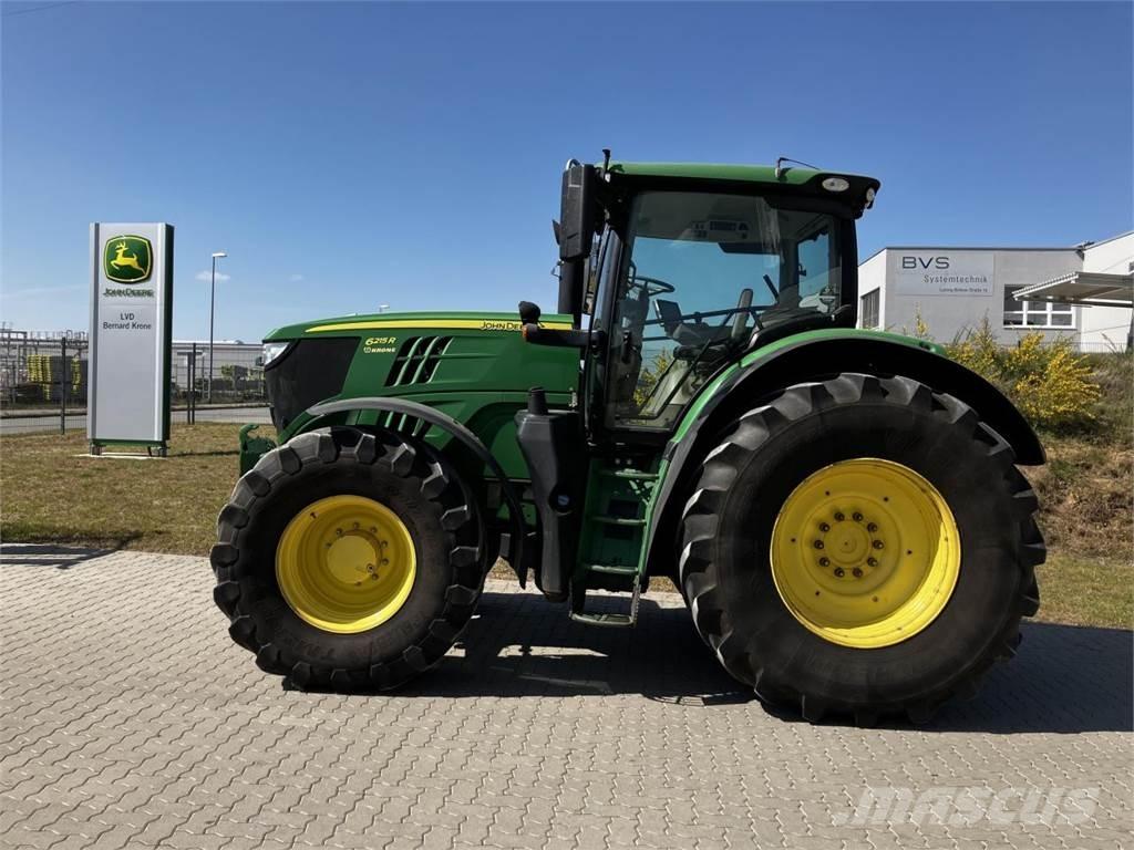 John Deere 6215R Traktori