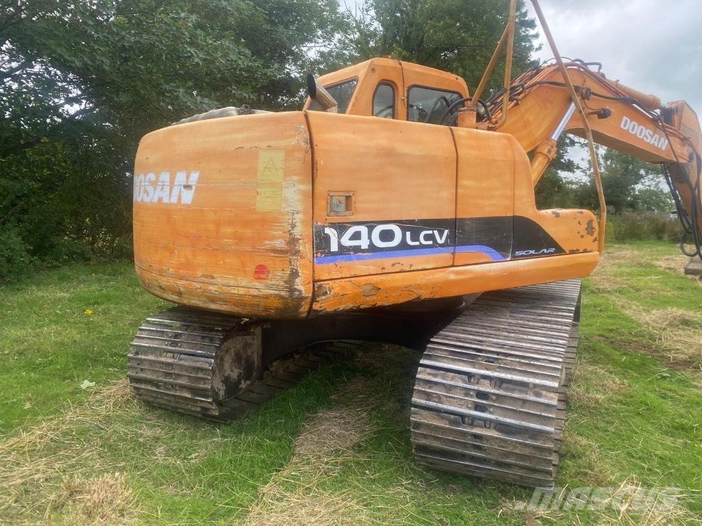 Doosan DX 140 Bageri točkaši