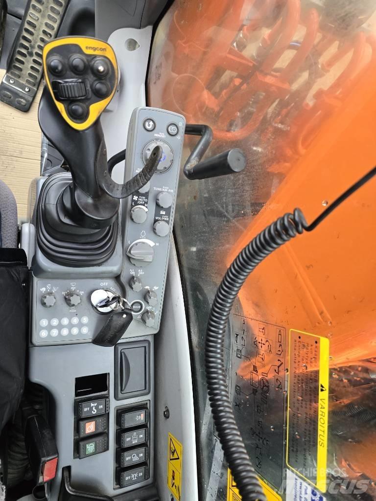 Hitachi ZX 220W-5 Bageri točkaši