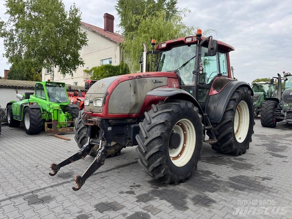 Valtra T160 HiTECH Traktori