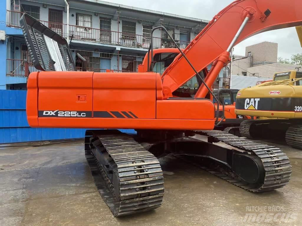 Doosan dx225 Bageri guseničari