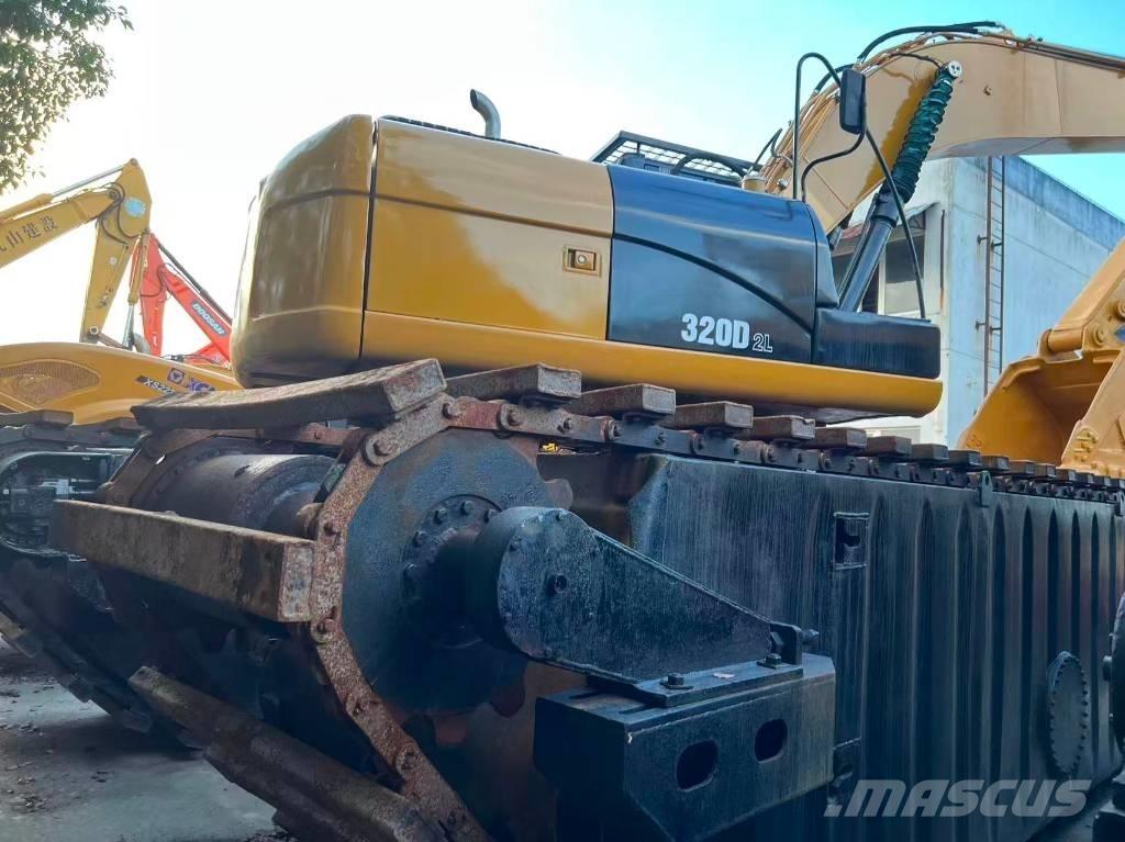 CAT 320 D2 Polovni amfibijski bageri