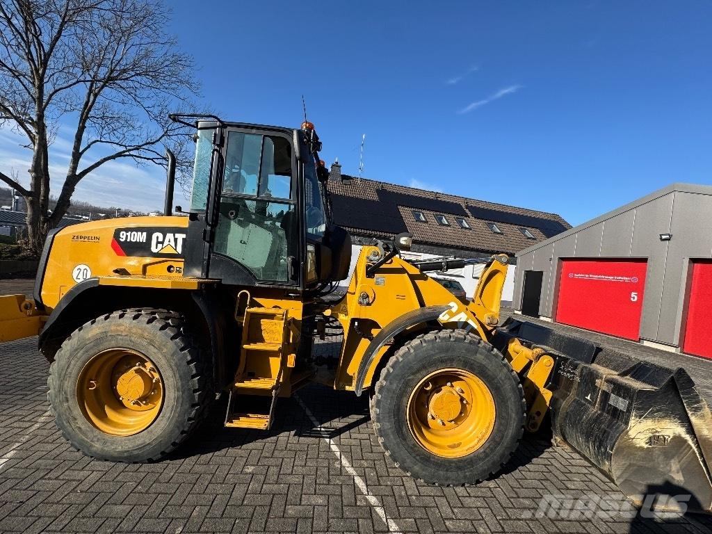 CAT 910M Utovarivači na točkove