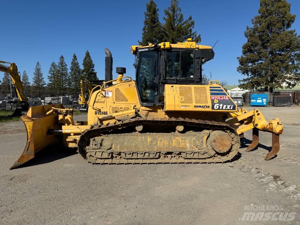 Komatsu D61EXi-24 Buldožeri guseničari