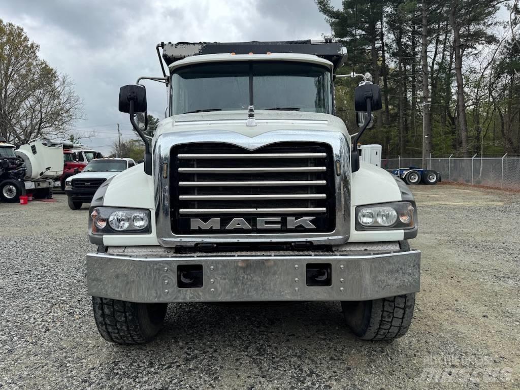 Mack GU433 Kiperi kamioni