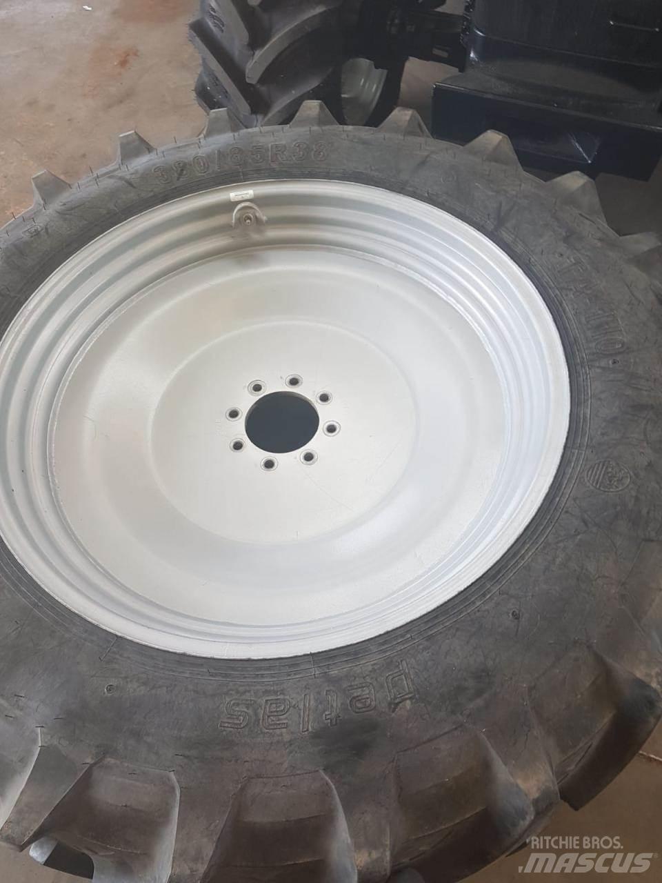 Petlas 380/85R38 Gume, točkovi i felne