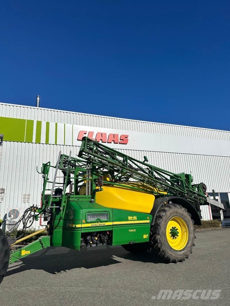 John Deere R952 i Vučene prskalice