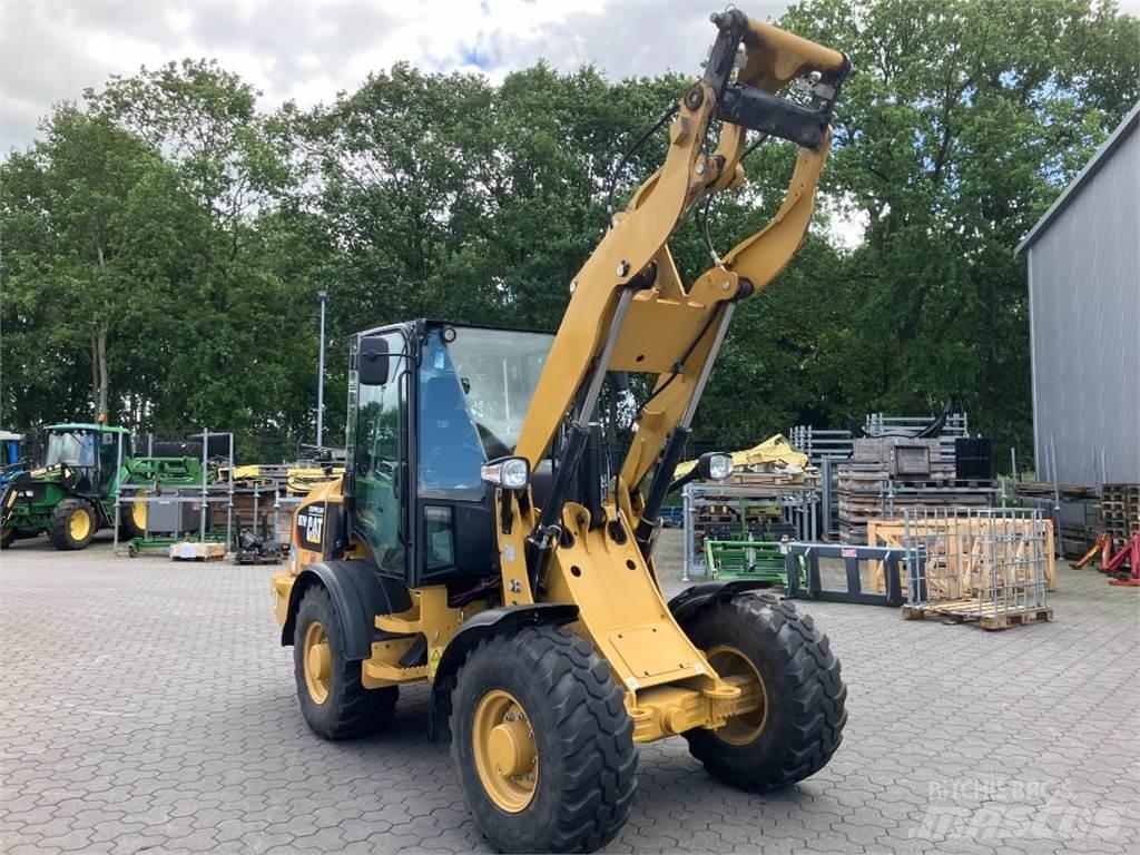 CAT 907 Utovarivači na točkove