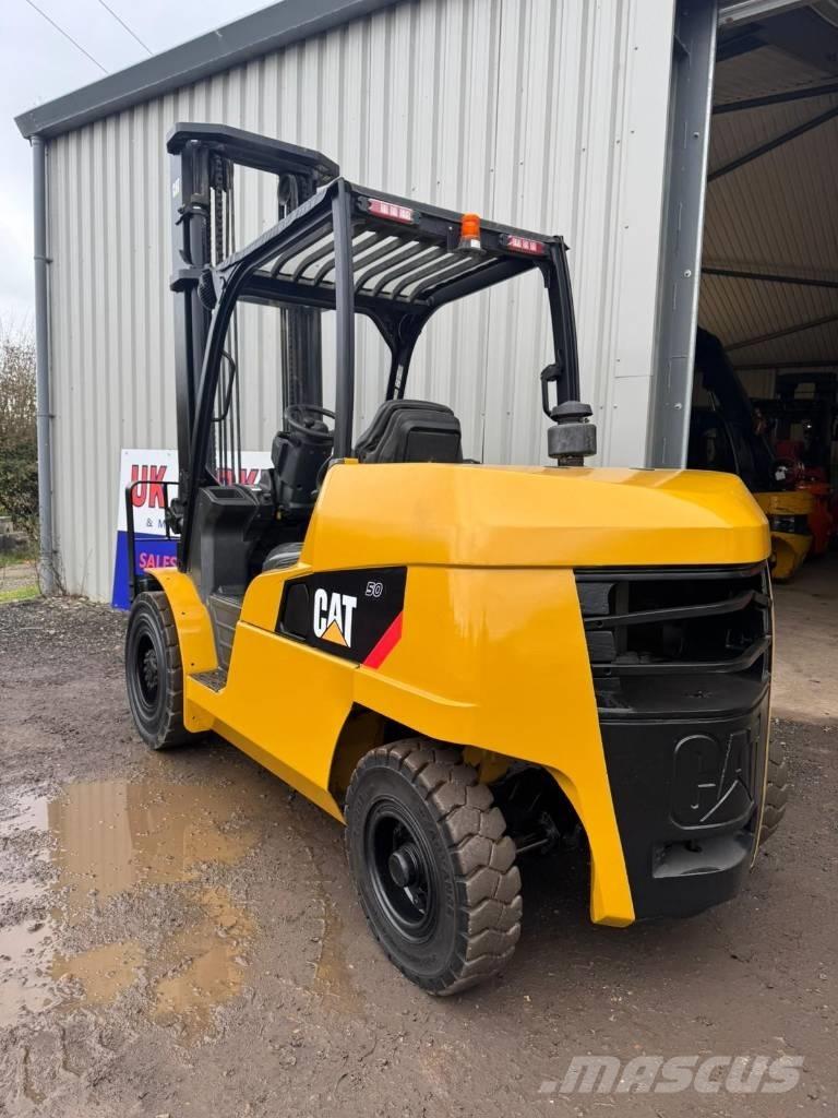 CAT DP 50 N Dizelski viljuškari