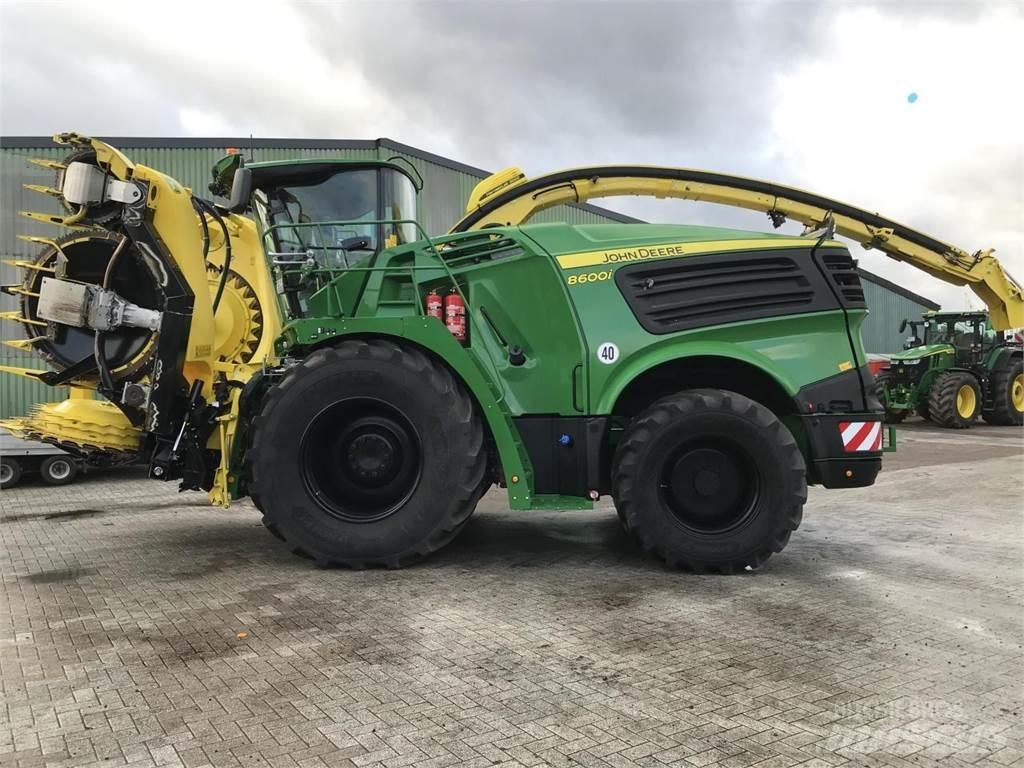 John Deere 8600 Mašine za stočnu hranu sa sopstvenim pogonom
