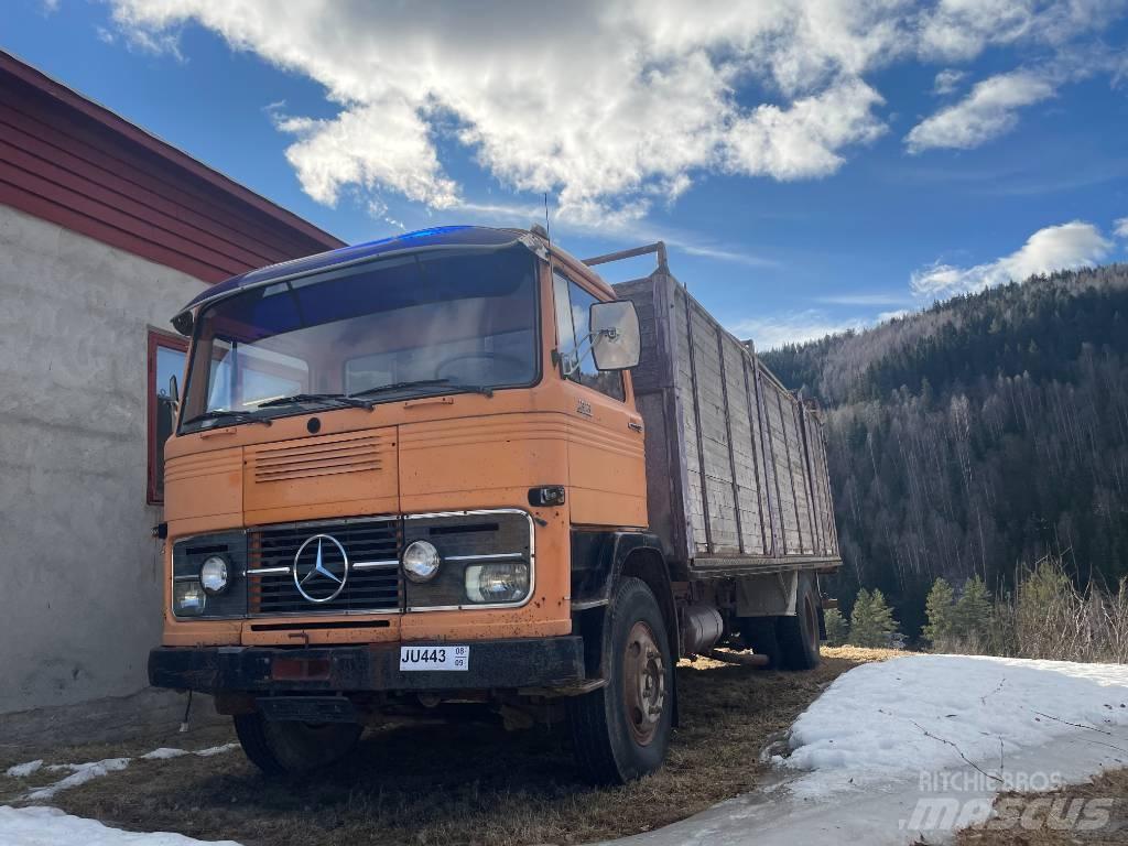 Mercedes-Benz LP1313 Kamioni za prevoz životinja