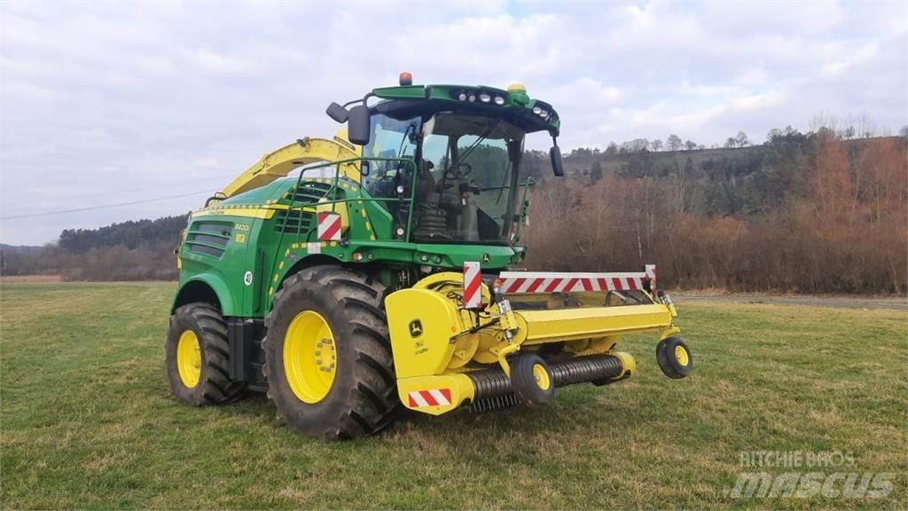John Deere 8400i Mašine za stočnu hranu sa sopstvenim pogonom