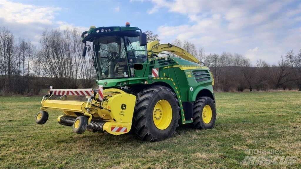 John Deere 8400i Mašine za stočnu hranu sa sopstvenim pogonom