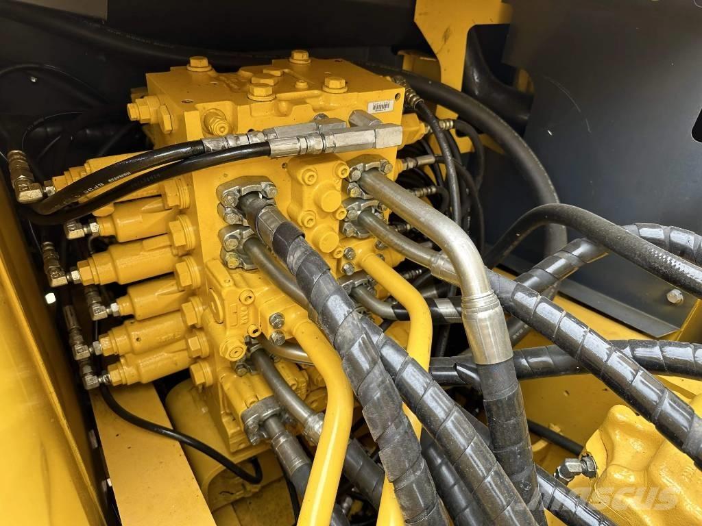 Komatsu PC 200-8 Bageri guseničari