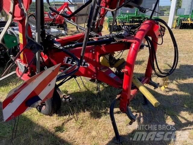 Fella TH 900 Hydro Okretači i sakupljači sena