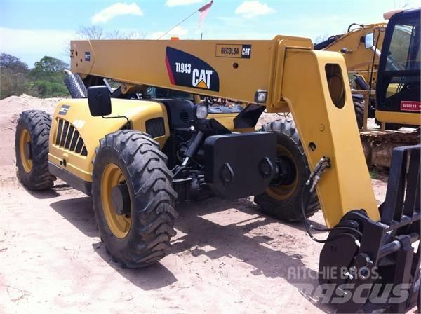 CAT TL943 (M51936) Teleskopski viljuškari