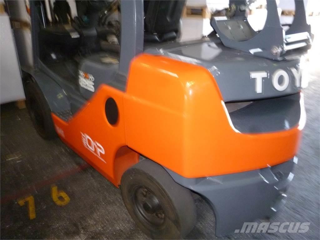 Toyota 02-8FGF25 Plinski viljuškari