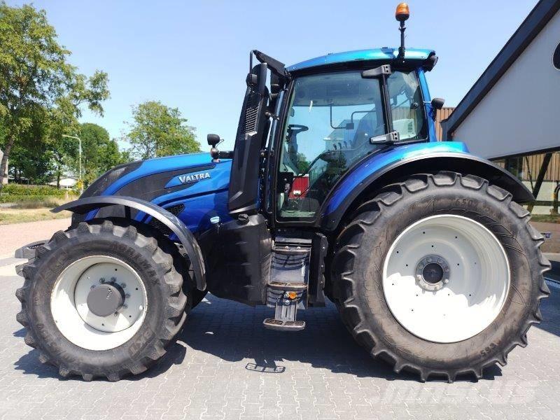 Valtra T194 A Traktori
