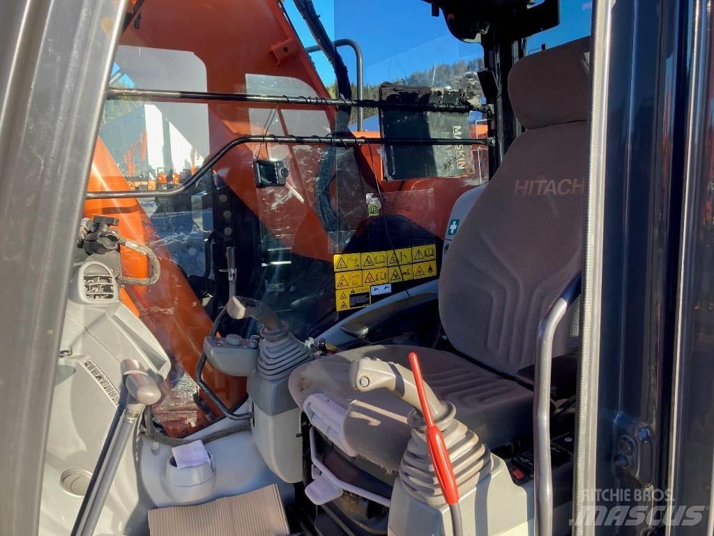 Hitachi ZX225USLC-5 Bageri guseničari